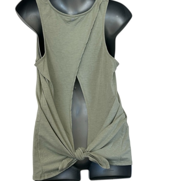 Green activewear ties in back top - Picture 3 of 5